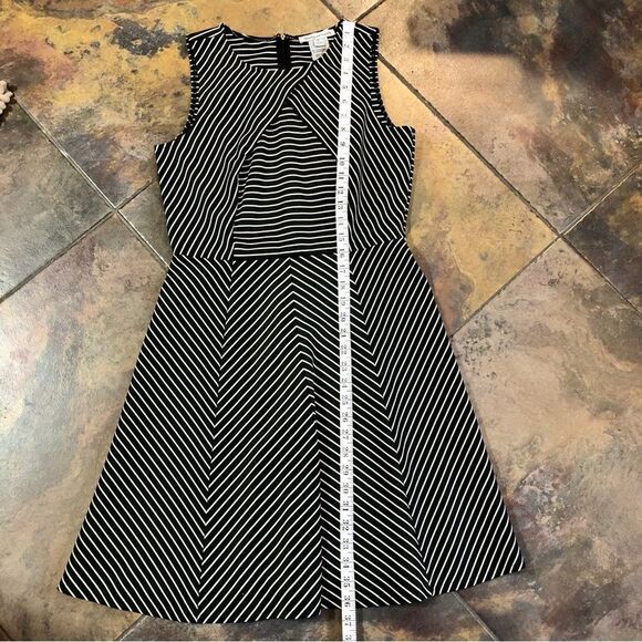 Danny and Nicole Stripped Black and White Dress Size 8 - Picture 9 of 10